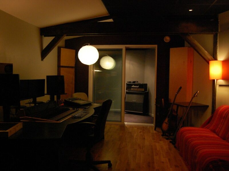029-issy-page-08-photo-07
