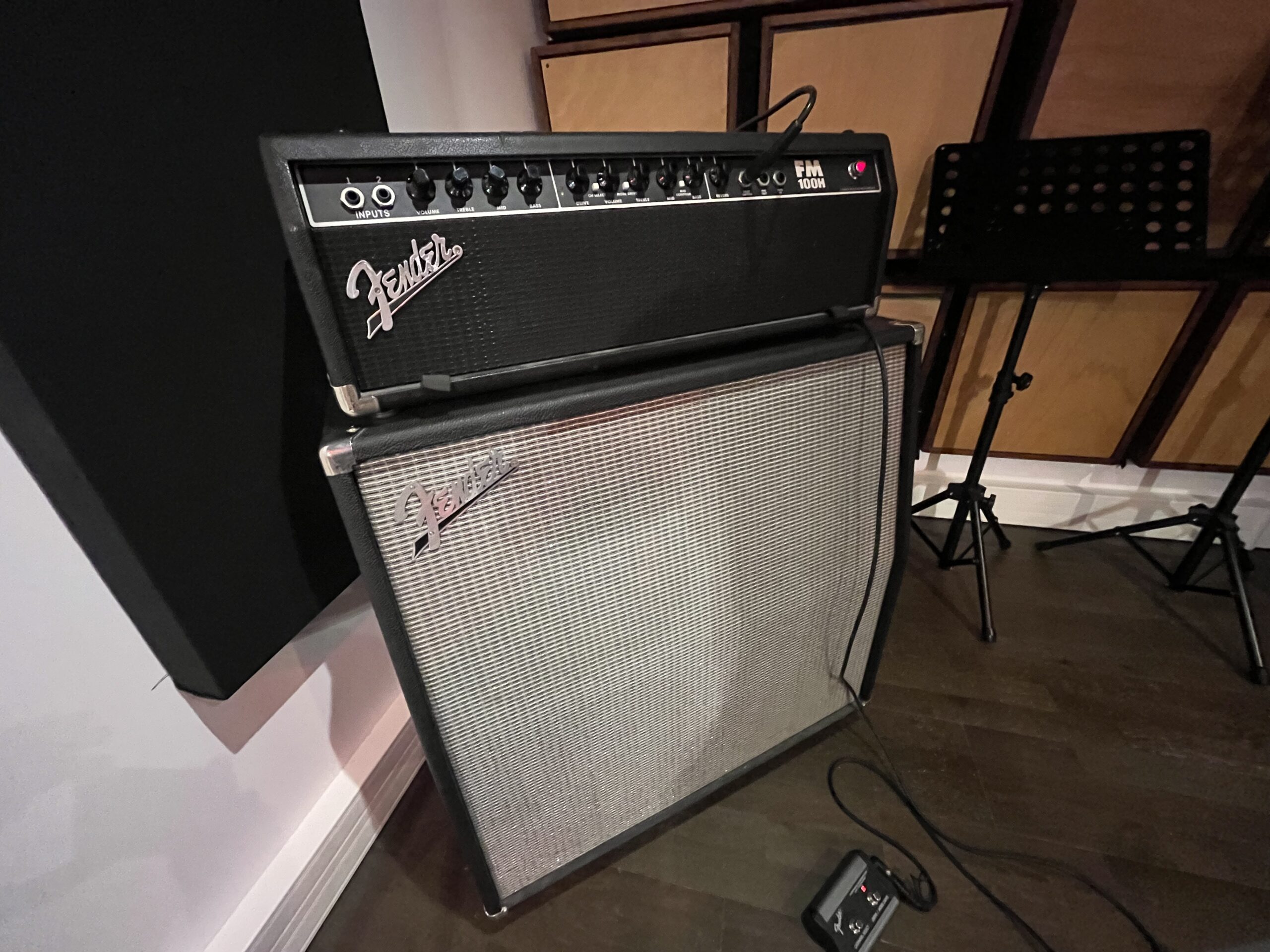 IMG_2953 Amplificateur guitare Fender dans le studio de répétition 2 des Studios 7ème Ciel à Malakoff.