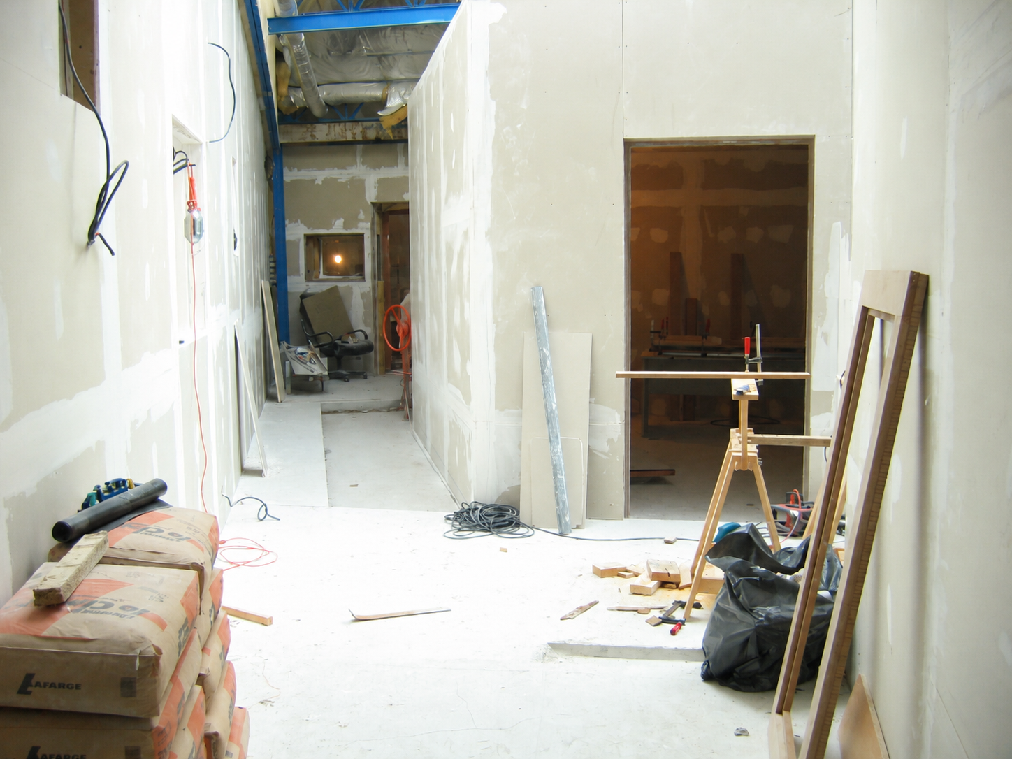 Travailleurs sur un chantier, photo d’archive-5